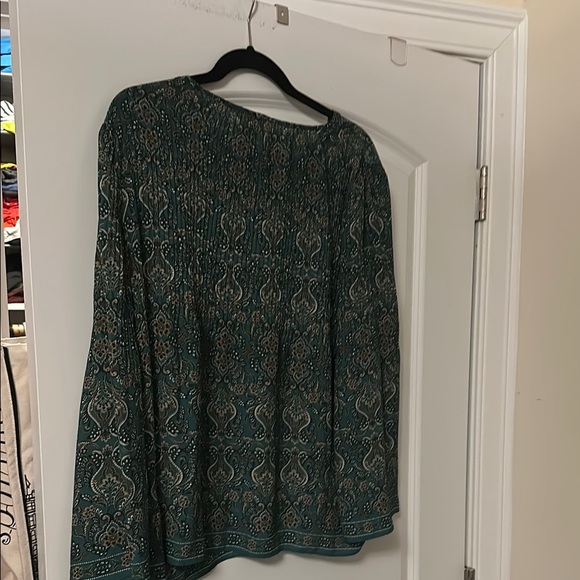 Green Patterned Blouse - Picture 3 of 3